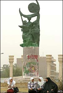 new statue replaces Saddam's